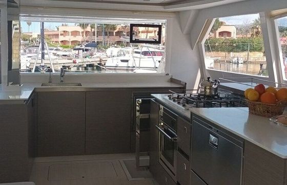 Catamaran Leopard 50 15.4m