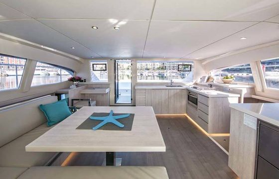 Catamaran Leopard - Robertson &amp; Caine Leopard 43 13m