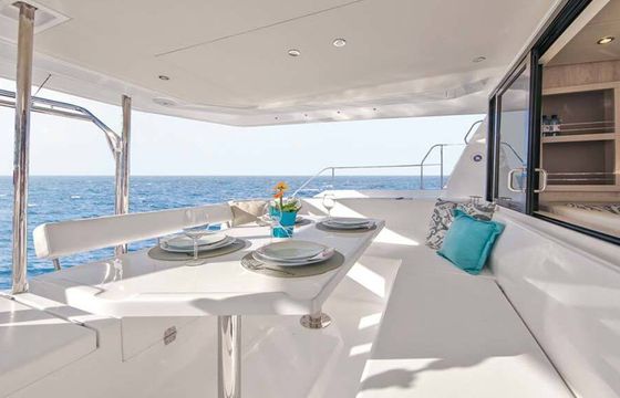 Catamaran Leopard - Robertson &amp; Caine Leopard 43 13m