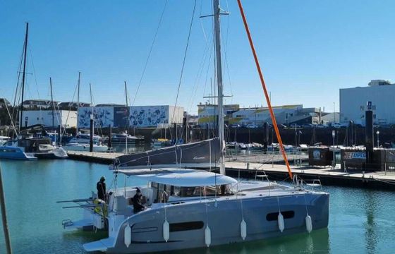 Catamaran Excess Excess 11 - 4 + 2 cab. 11m