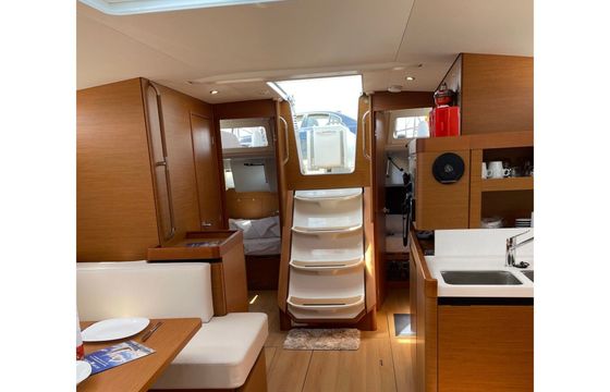 Sailboat Sun Odyssey 490 15m