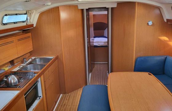 Sailboat Beneteau Cyclades 43.4 12.94m