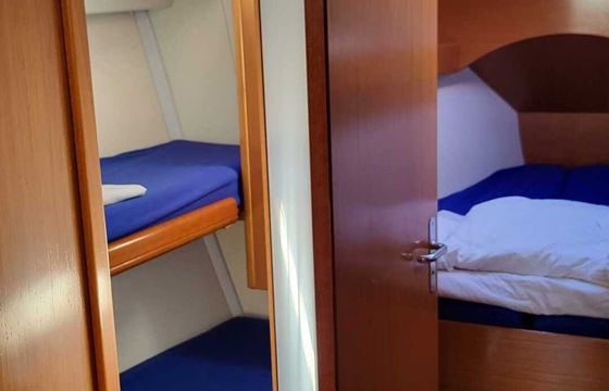 Sailboat Beneteau Cyclades 43.4 12.94m