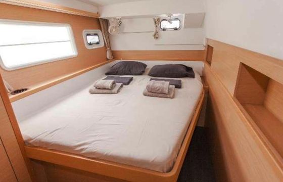 Catamaran Lagoon 400 S2 12m