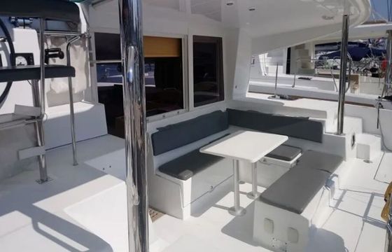 Catamaran Lagoon 400 S2 12m