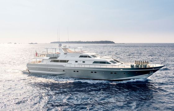 Motor yacht CN SPERTINI Alalunga 5475hp