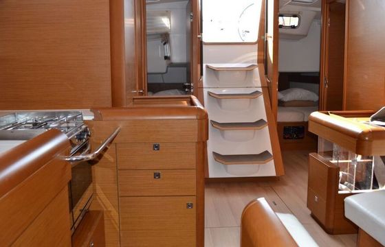 Sailboat Jeanneau Sun Odyssey 519 - 5 + 1 cab. 15.75m