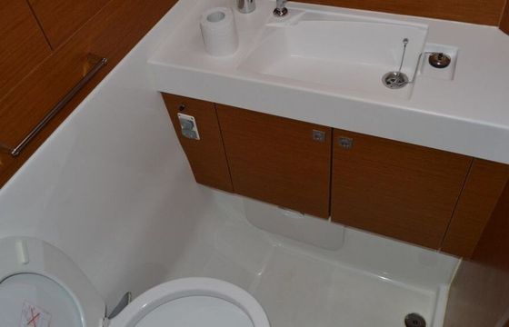 Sailboat Jeanneau Sun Odyssey 519 - 5 + 1 cab. 15.75m