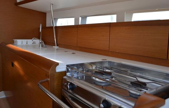 Sailboat Jeanneau Sun Odyssey 519 - 5 + 1 cab. 15.75m