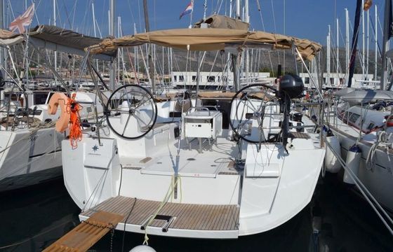 Sailboat Jeanneau Sun Odyssey 519 - 5 + 1 cab. 15.75m
