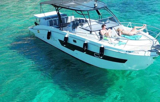 Motorboat Saver 330 300hp