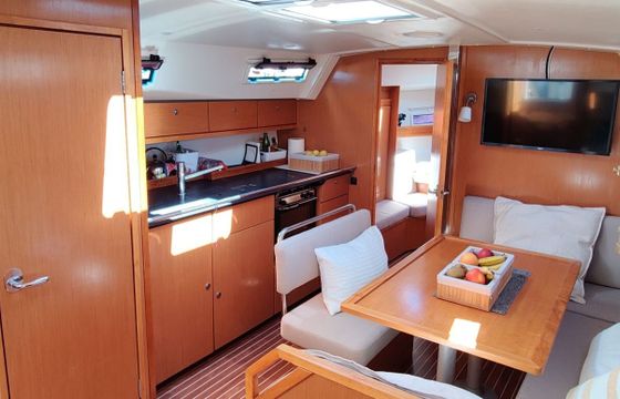 Sailboat Bavaria Cruiser 40 12.3m