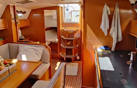 Sailboat Bavaria Cruiser 40 12.3m