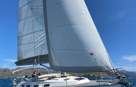 Sailboat Bavaria Cruiser 40 12.3m