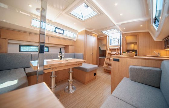 Sailboat Bavaria C42 12m