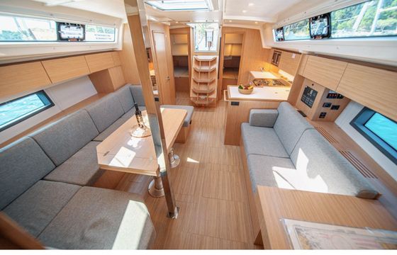 Sailboat Bavaria C42 12m