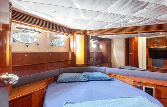 Motor yacht Princess V65 2600hp