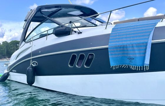 Motorboat Cruiser Yachts 38 740hp