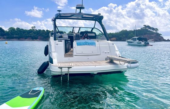 Motorboat Cruiser Yachts 38 740hp