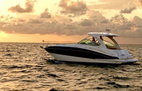 Motorboat Cruiser Yachts 38 740hp