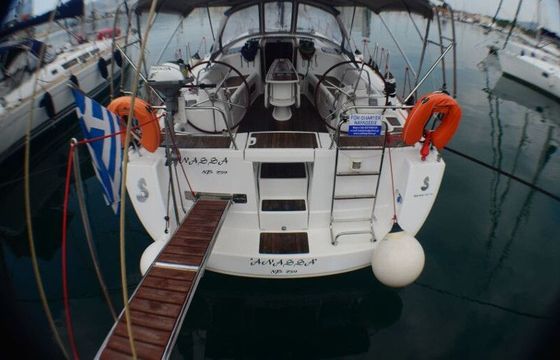 Sailboat BENETEAU OCEANIS 40 12.15m