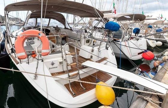 Sailboat Jeanneau Sun Odyssey 44i 13.7m