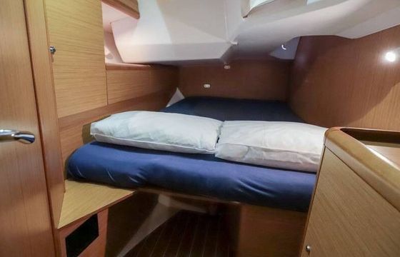 Sailboat Jeanneau Sun Odyssey 44i 13.7m