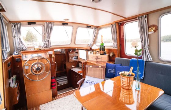 Motorboat Doerak LX1000 Salon 65hp