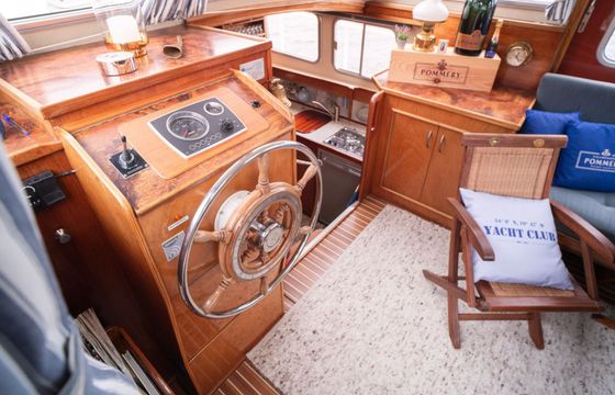 Motorboat Doerak LX1000 Salon 65hp