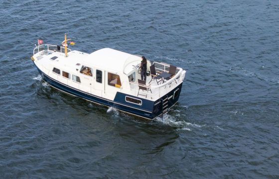 Motorboat Doerak LX1000 Salon 65hp