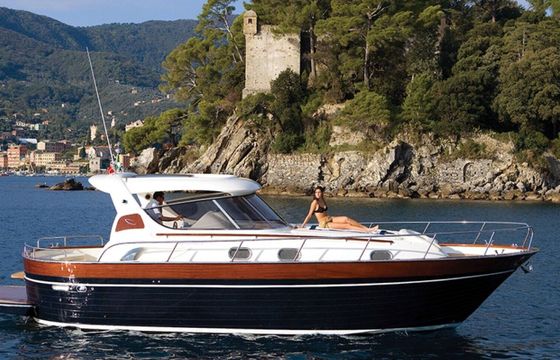 Motorboat Apreamare 38 Comfort 870hp