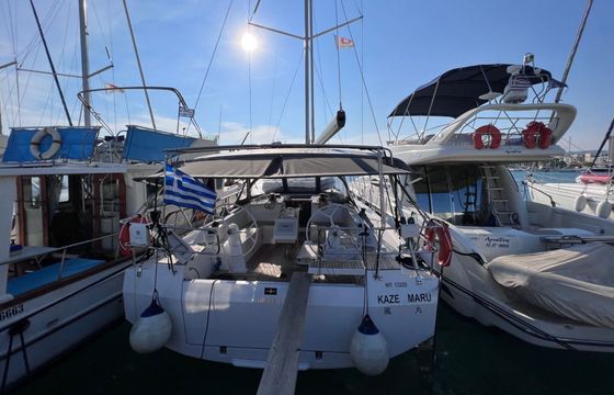 Sailboat Bavaria C42 12m