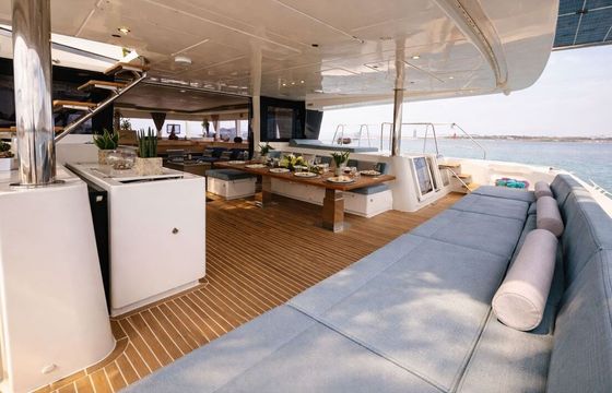 Catamaran Lagoon 620 18.9m
