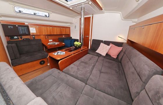 Sailboat HANSE 415 12.4m
