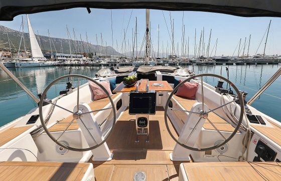 Sailboat HANSE 415 12.4m