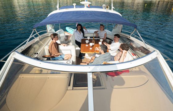 Motorboat Princess V42 520hp