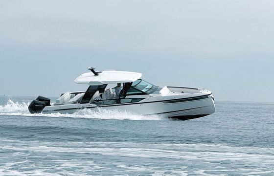 Motorboat SAXDOR 320 450hp