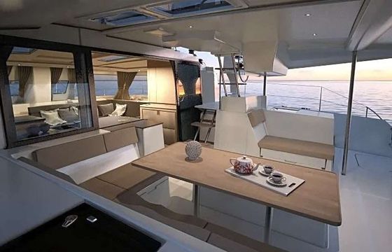 Catamaran Fountaine Pajot Helia 44 13.4m