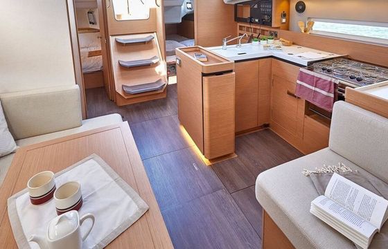 Sailboat Sunsail 410 12m