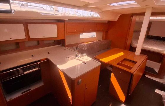 Sailboat Dufour 37 10m