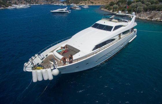 Motor yacht Ferretti 2003 2300hp