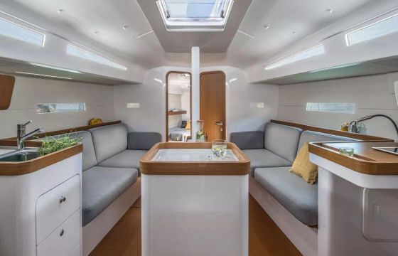 Sailboat Beneteau First 36 11m