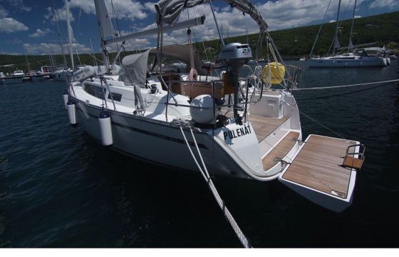 Sailboat BAVARIA CRUISER 33 9.99m