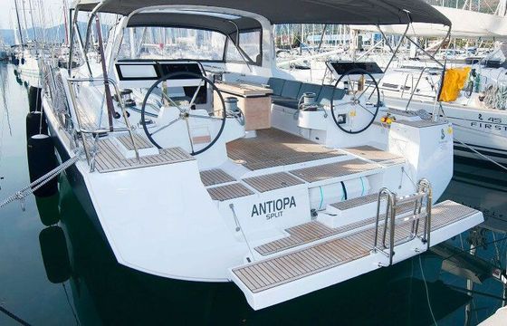 Sailboat BENETEAU OCEANIS 55 16.78m