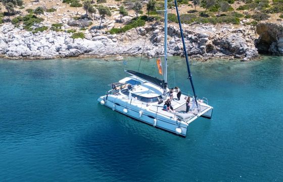 Catamaran Fountaine Pajot Lavezzi 40 12m