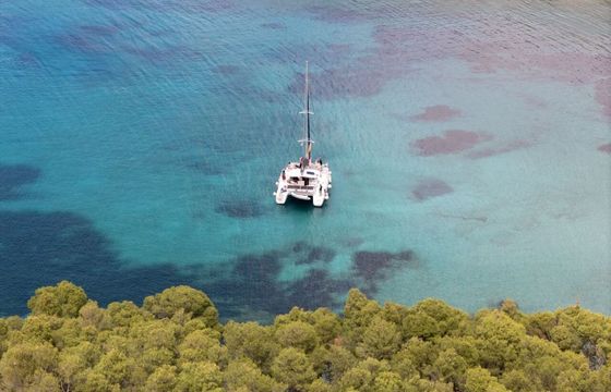 Catamaran Fountaine Pajot Lavezzi 40 12m