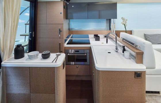 Motorboat Jeanneau Prestige 500 870hp