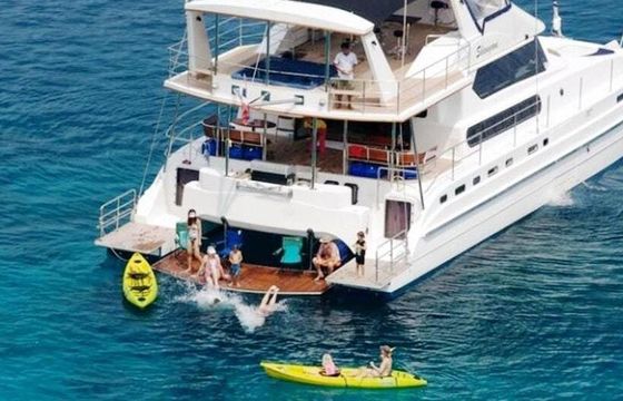 Catamaran Custom Blue Lagoon 21.3m