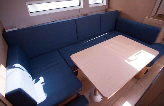 Sailboat Jeanneau Sun Odyssey 440  13m