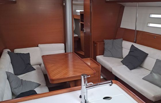 Sailboat Dufour 40e Performance 12m